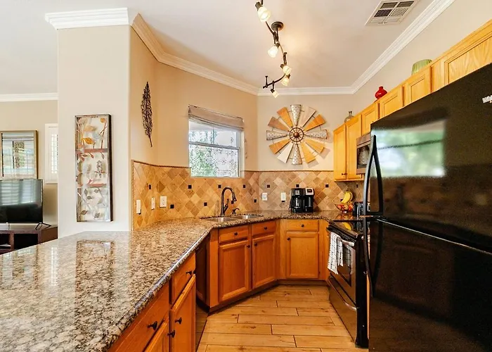 Amazing 3 Bed 2 And Half Bath Sleeps 8 2 Car Garage Holiday home *