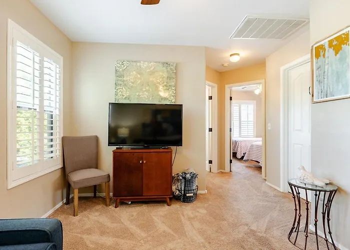 Amazing 3 Bed 2 And Half Bath Sleeps 8 2 Car Garage *