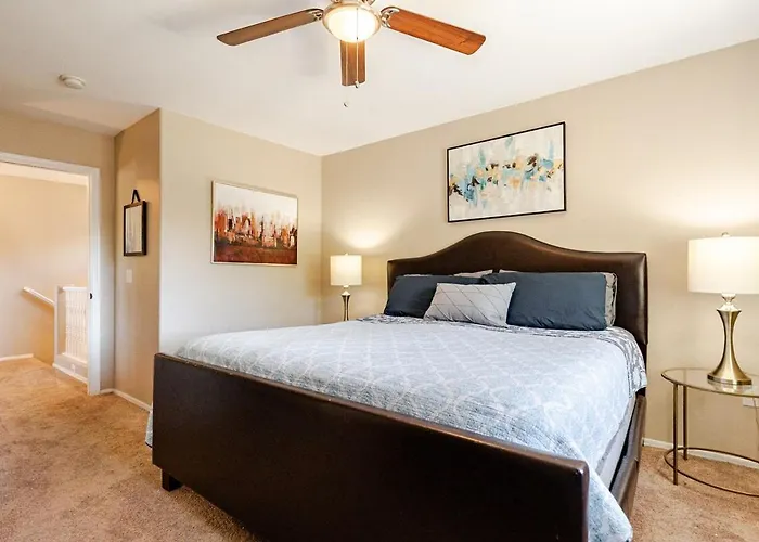 Amazing 3 Bed 2 And Half Bath Sleeps 8 2 Car Garage *