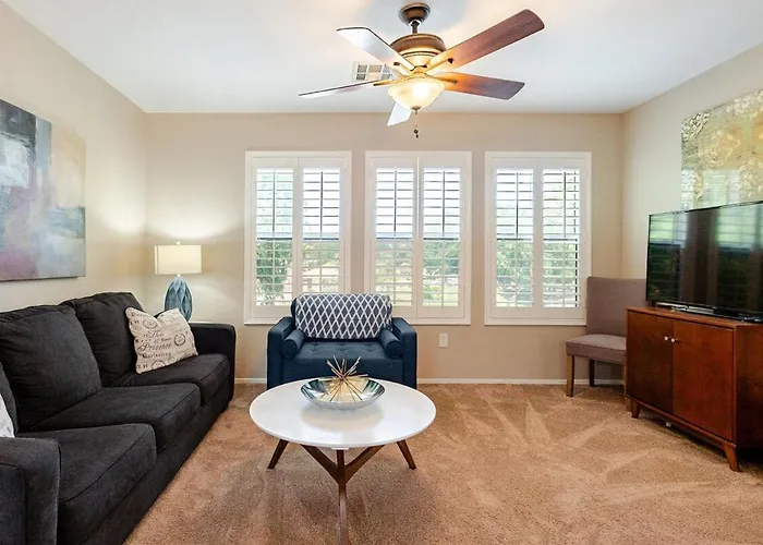 Amazing 3 Bed 2 And Half Bath Sleeps 8 2 Car Garage * Gilbert